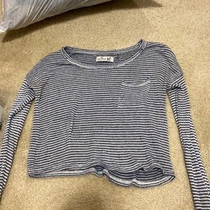 Hollister XS cropped sweater